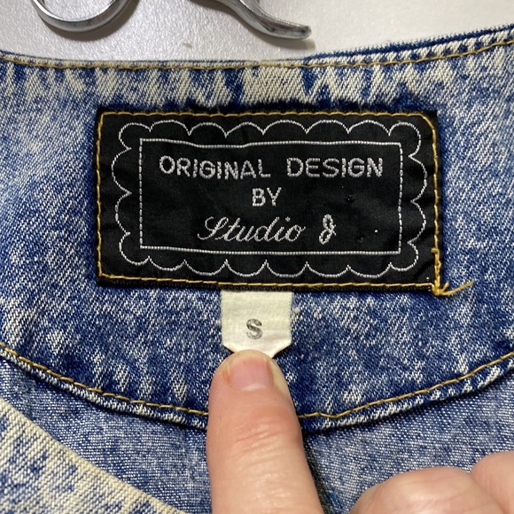 Painted Denim Blouse - Picture 5 of 6